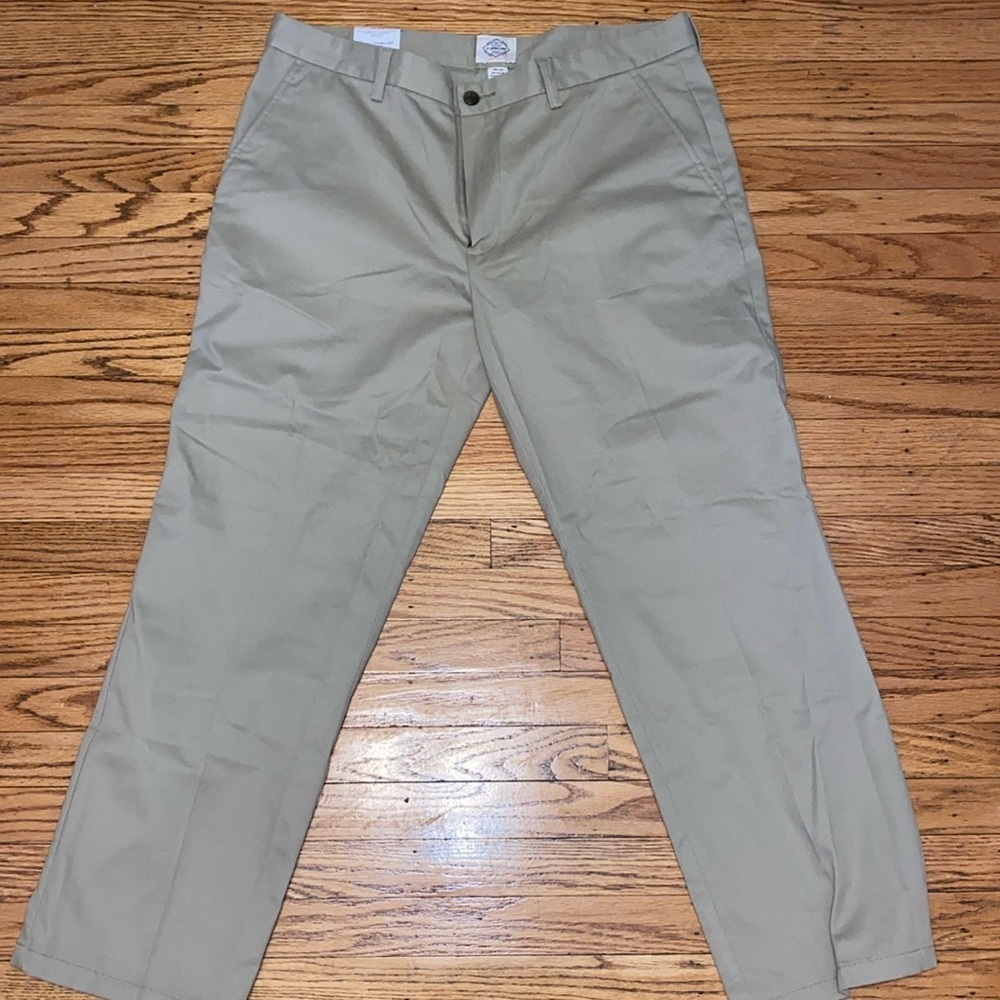 St Johns bay size 38x30 khakis